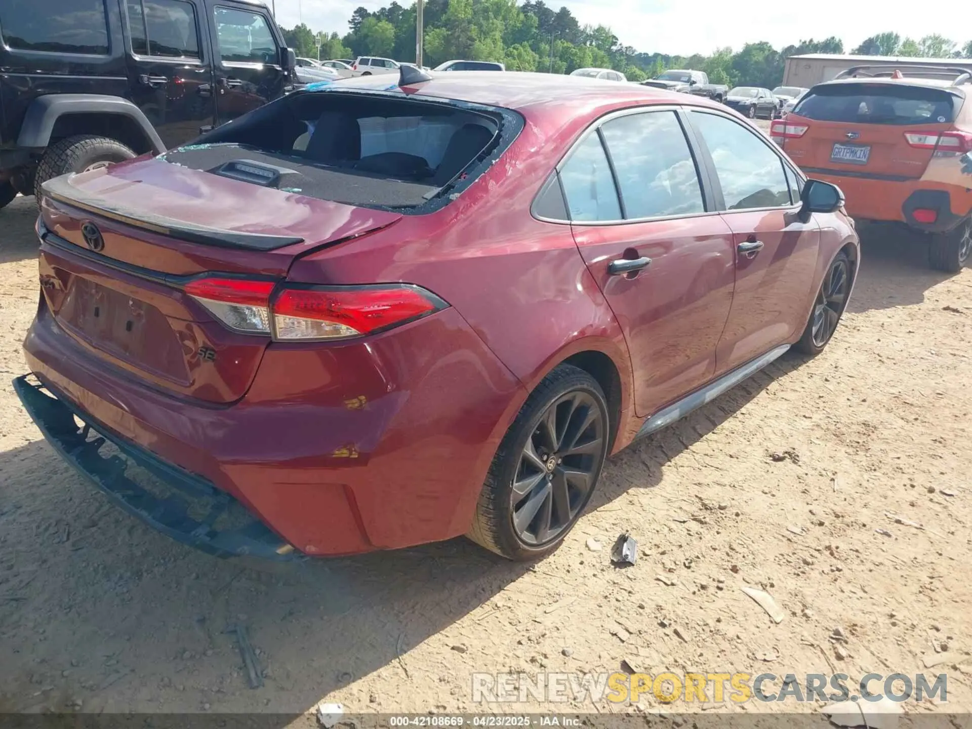 4 Photograph of a damaged car 5YFS4MCE3NP112056 TOYOTA COROLLA 2022
