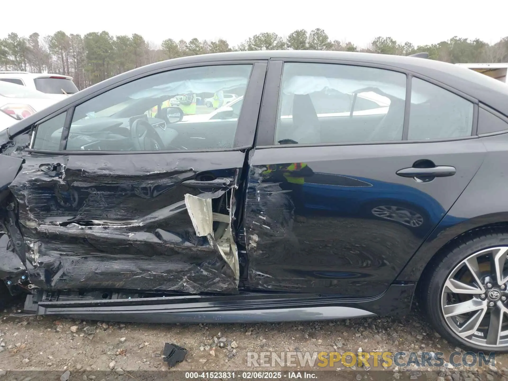 14 Photograph of a damaged car 5YFS4MCE3NP119427 TOYOTA COROLLA 2022