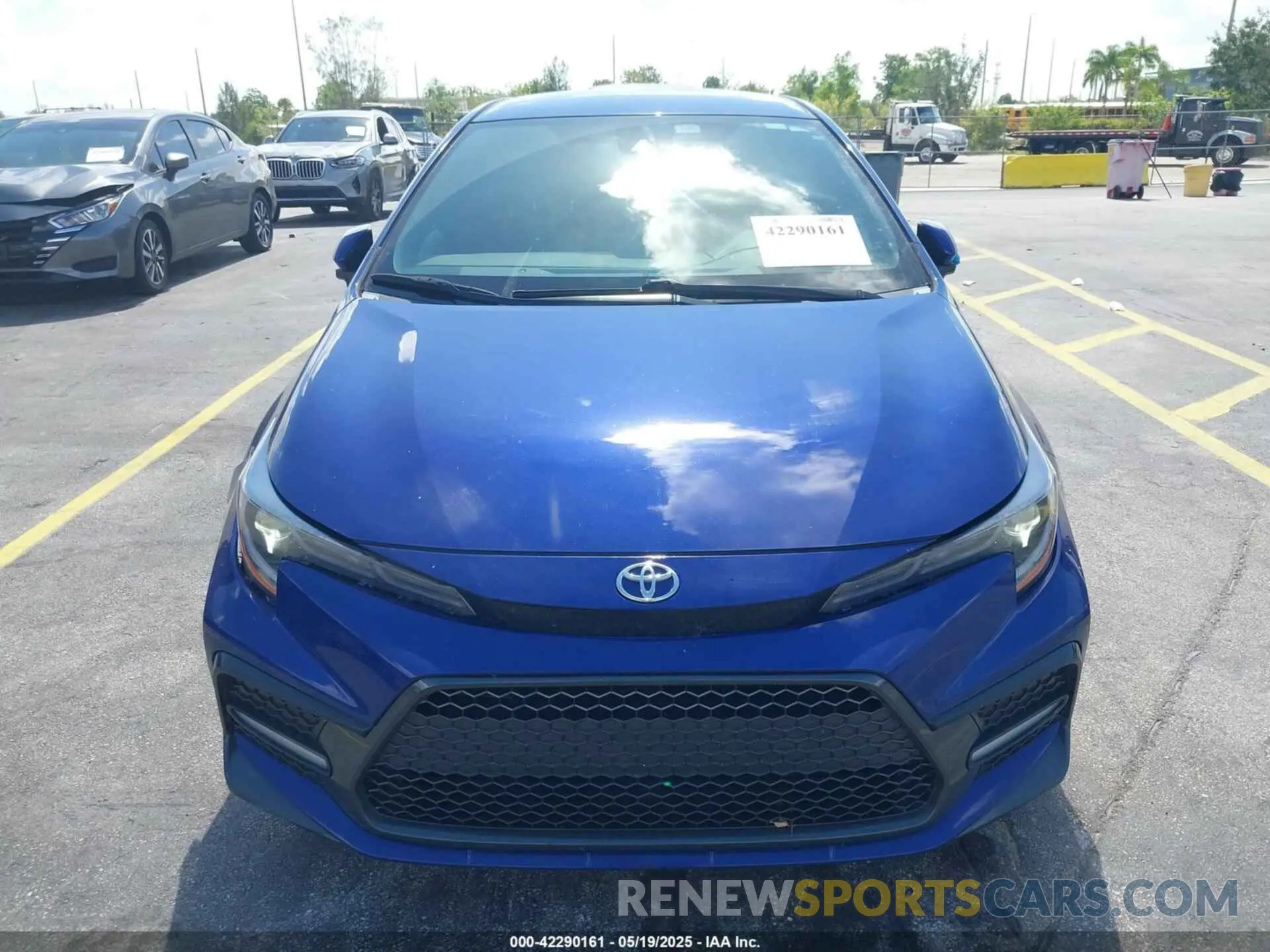 12 Photograph of a damaged car 5YFS4MCE4NP110834 TOYOTA COROLLA 2022