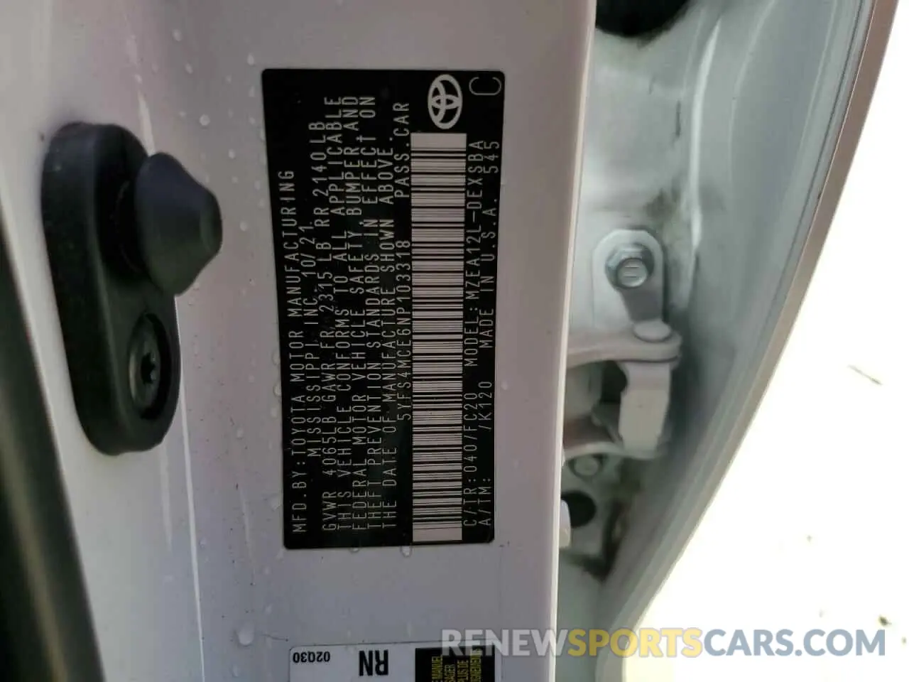 12 Photograph of a damaged car 5YFS4MCE6NP103318 TOYOTA COROLLA 2022