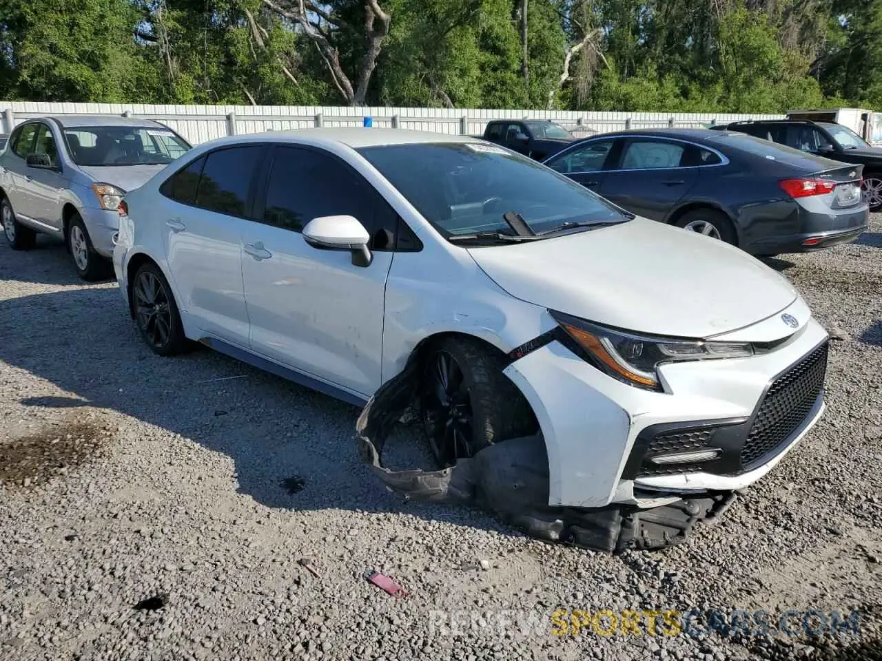 4 Photograph of a damaged car 5YFS4MCE6NP103612 TOYOTA COROLLA 2022