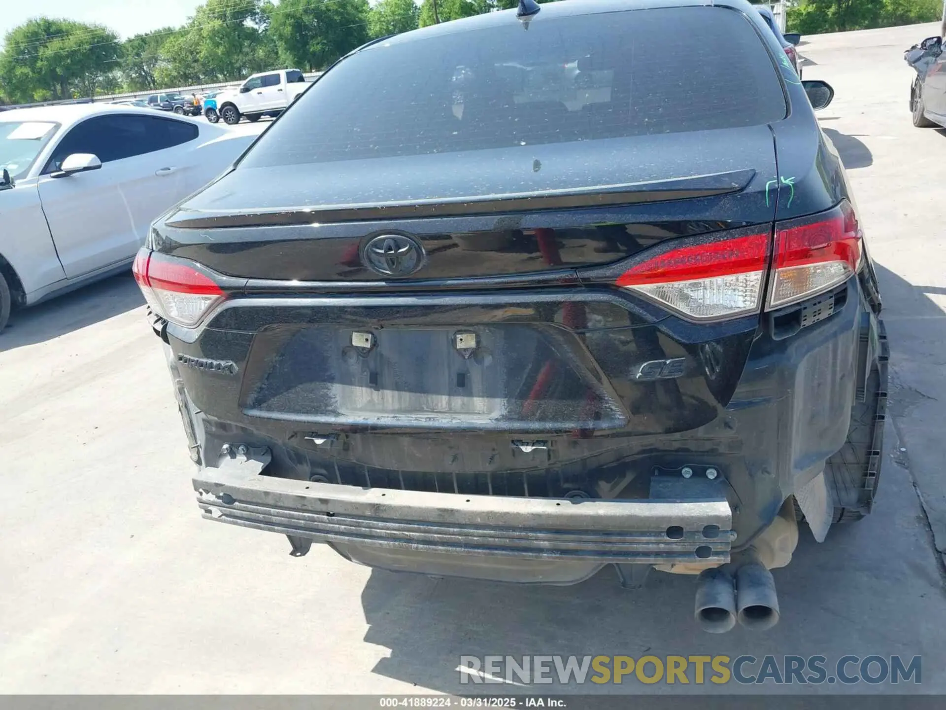 18 Photograph of a damaged car 5YFS4MCE6NP109460 TOYOTA COROLLA 2022