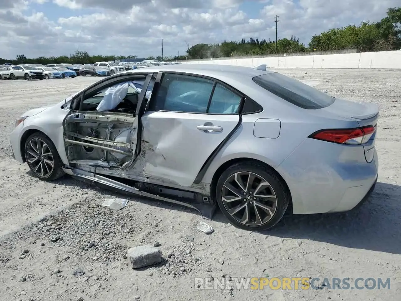2 Photograph of a damaged car 5YFS4MCE6NP110284 TOYOTA COROLLA 2022