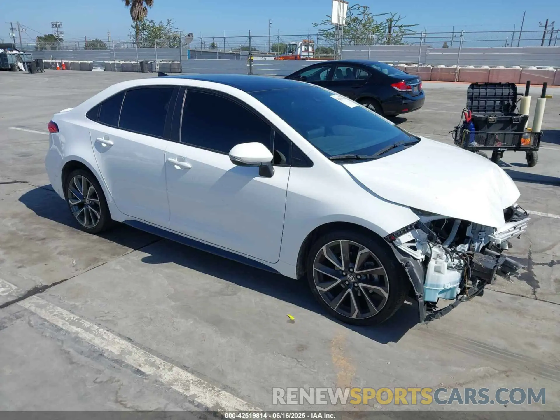 1 Photograph of a damaged car 5YFS4MCE6NP118188 TOYOTA COROLLA 2022