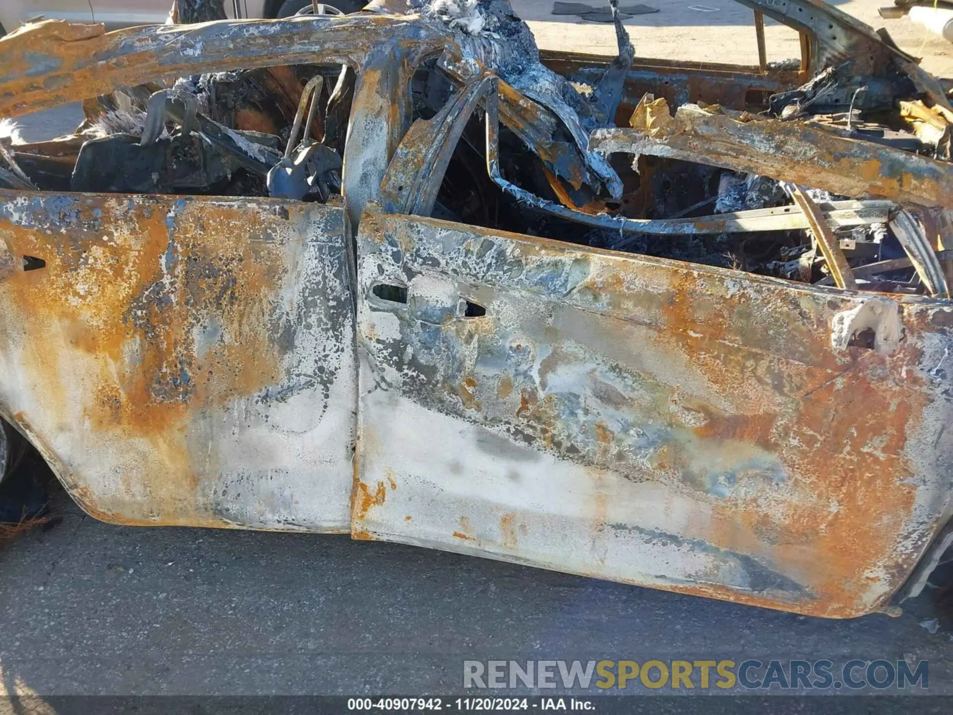 13 Photograph of a damaged car 5YFS4MCE6NP132625 TOYOTA COROLLA 2022