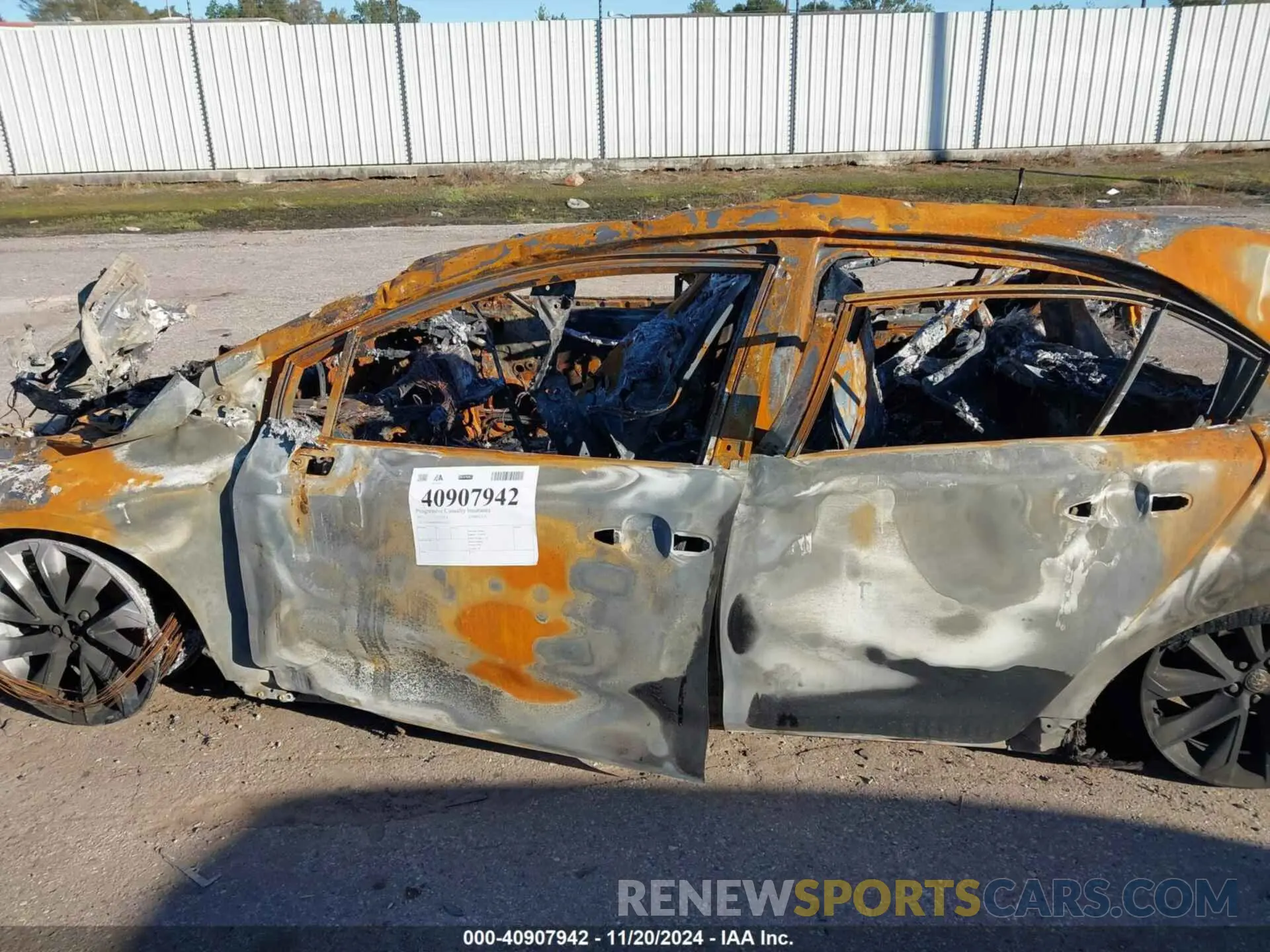 14 Photograph of a damaged car 5YFS4MCE6NP132625 TOYOTA COROLLA 2022