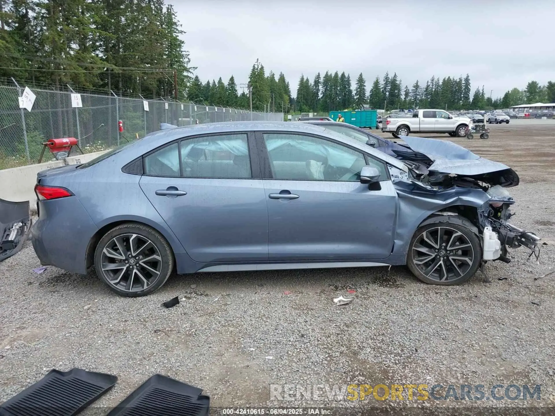 14 Photograph of a damaged car 5YFS4MCE6NP138909 TOYOTA COROLLA 2022