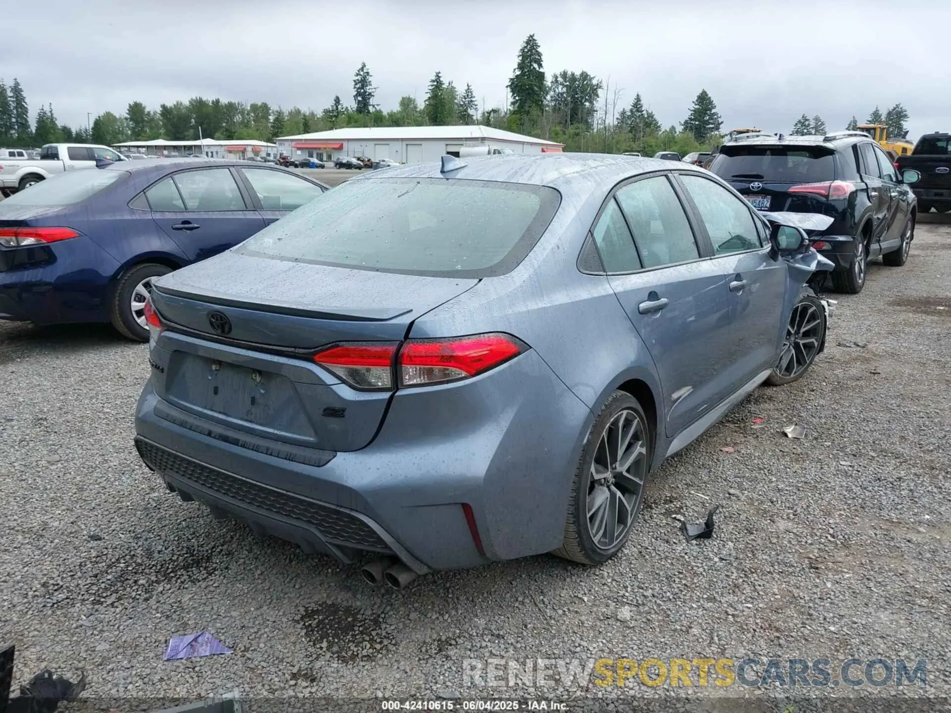 4 Photograph of a damaged car 5YFS4MCE6NP138909 TOYOTA COROLLA 2022