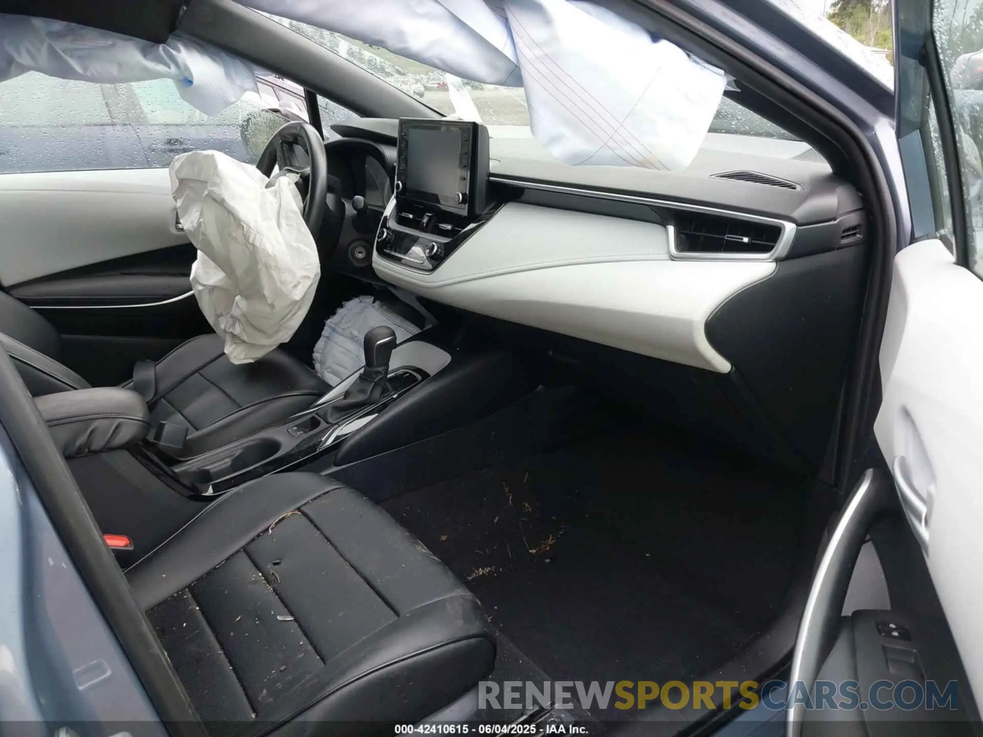 5 Photograph of a damaged car 5YFS4MCE6NP138909 TOYOTA COROLLA 2022