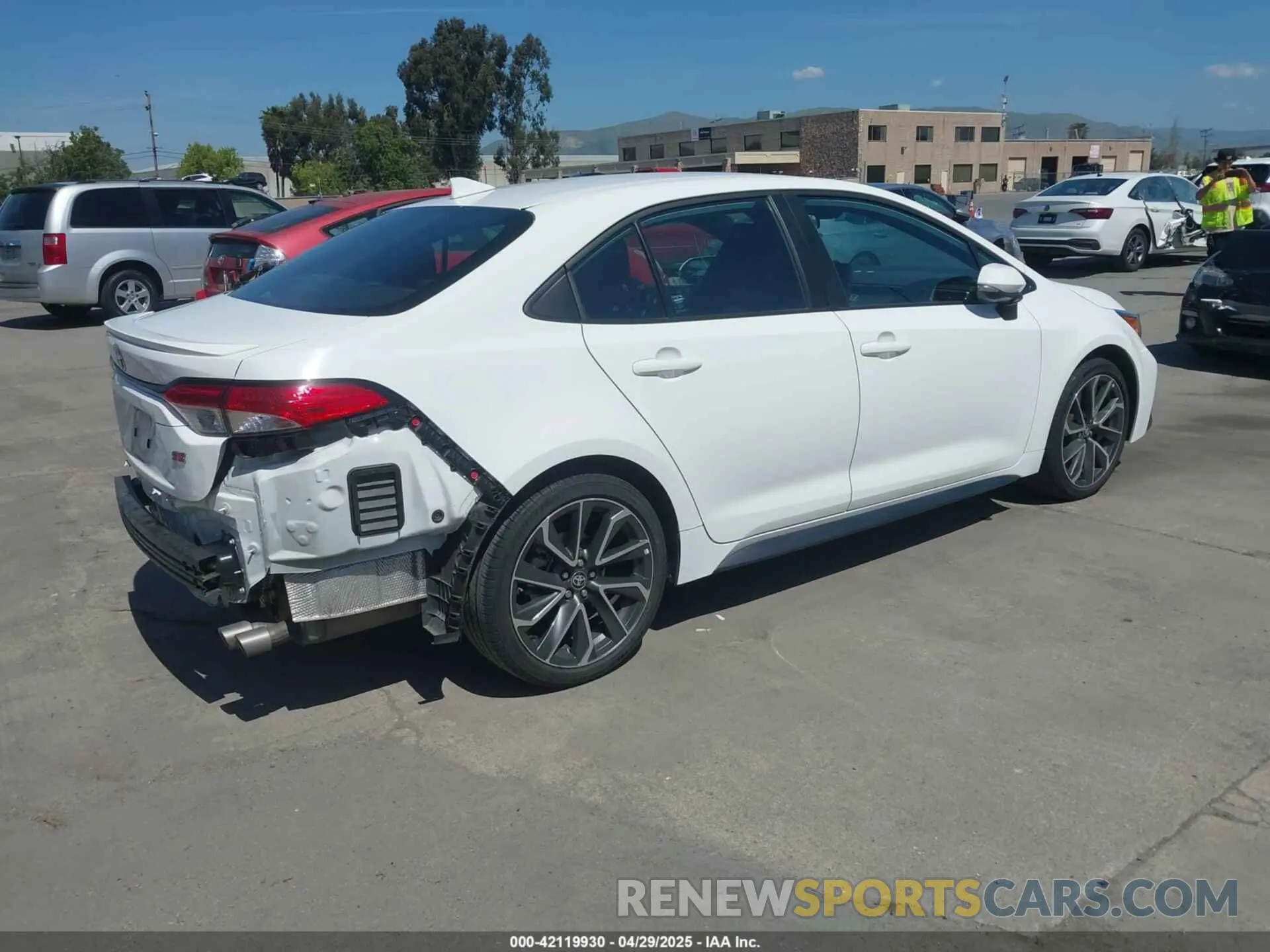 4 Photograph of a damaged car 5YFS4MCE7NP114800 TOYOTA COROLLA 2022