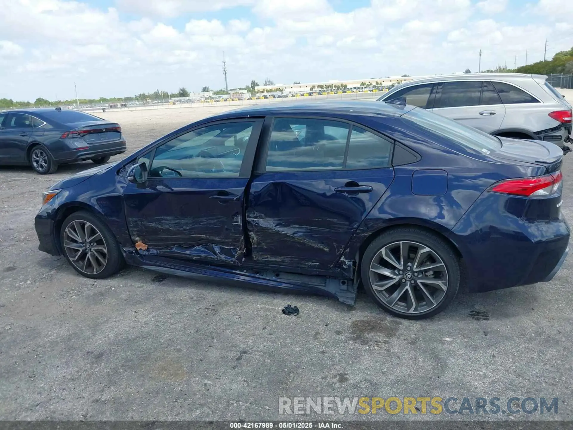 14 Photograph of a damaged car 5YFS4MCE7NP116448 TOYOTA COROLLA 2022