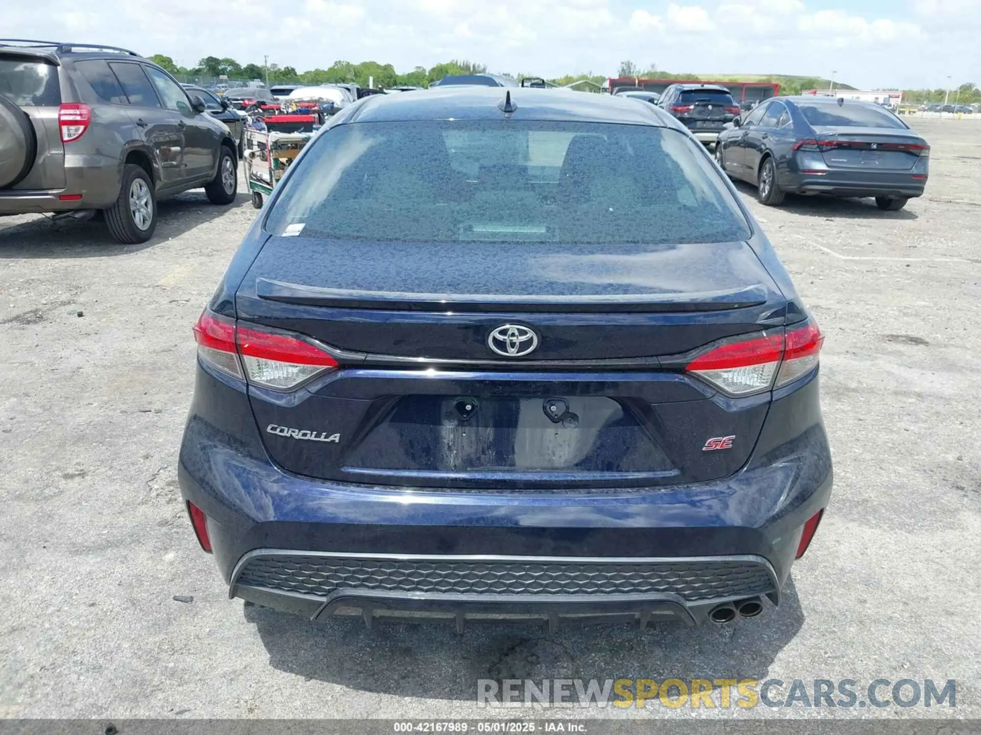 16 Photograph of a damaged car 5YFS4MCE7NP116448 TOYOTA COROLLA 2022