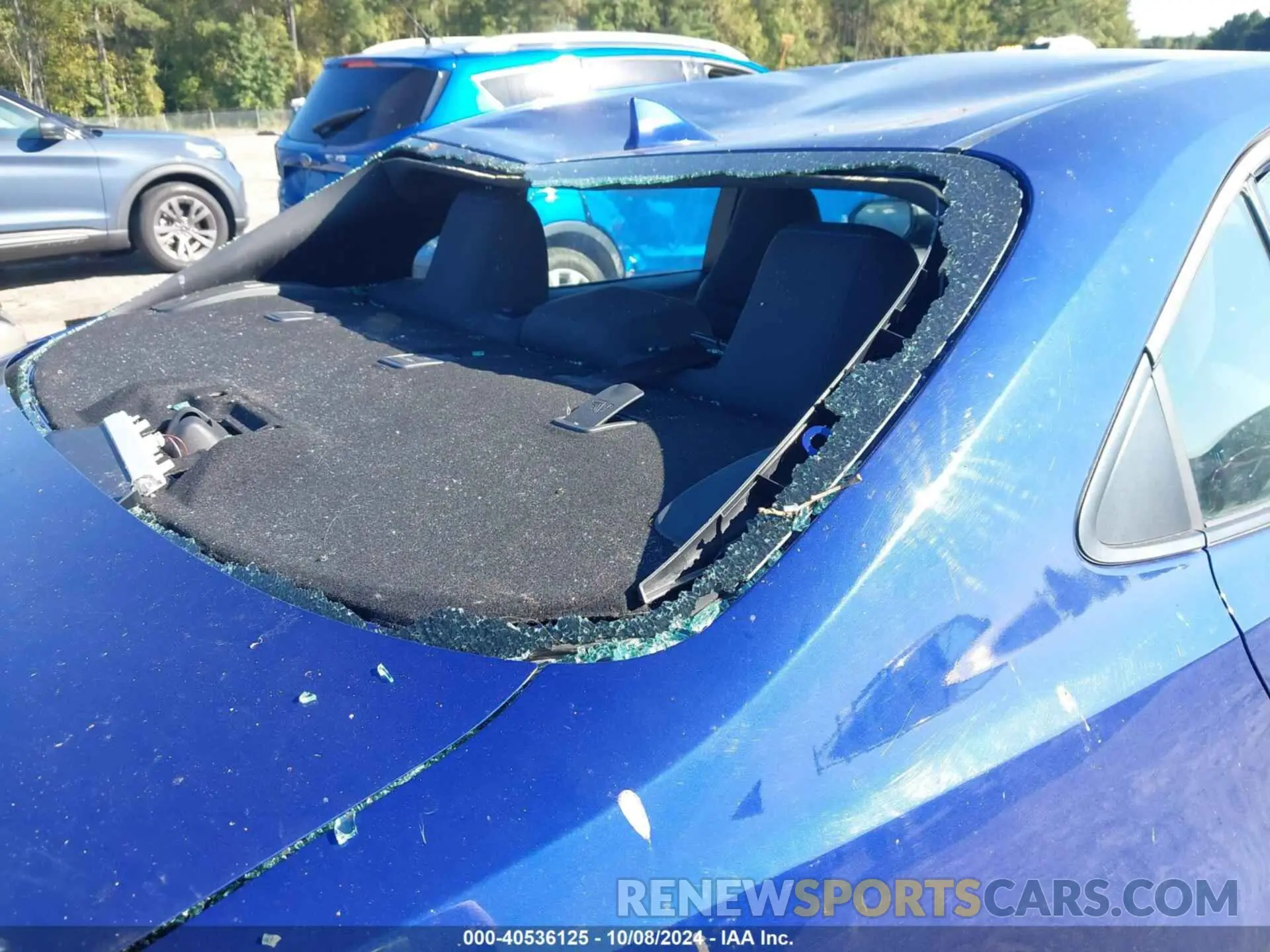 17 Photograph of a damaged car 5YFS4MCE9NP115432 TOYOTA COROLLA 2022