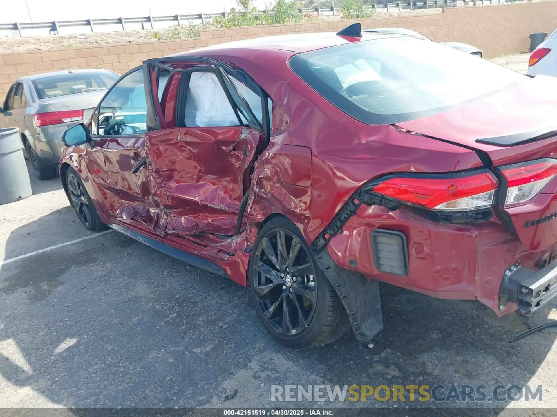 6 Photograph of a damaged car 5YFS4MCE9NP116015 TOYOTA COROLLA 2022
