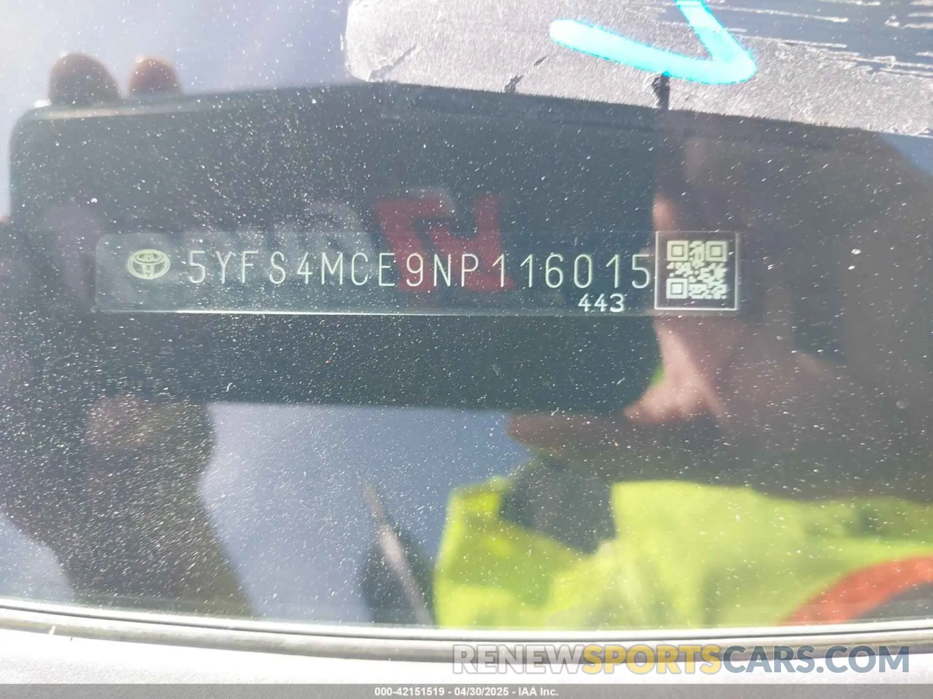9 Photograph of a damaged car 5YFS4MCE9NP116015 TOYOTA COROLLA 2022