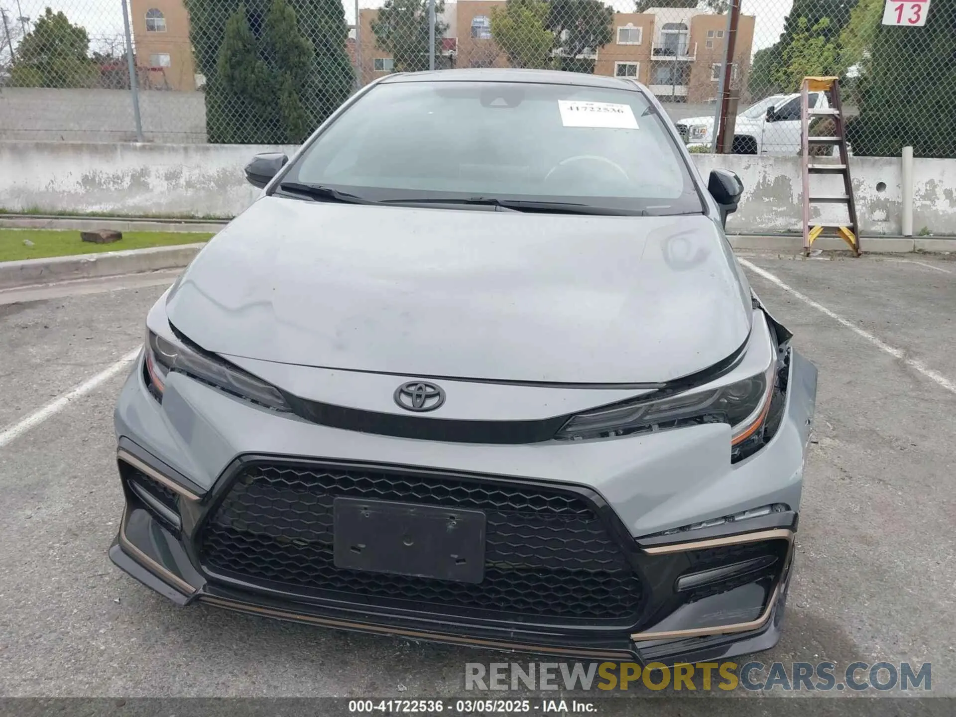 12 Photograph of a damaged car 5YFT4MCE1NP107992 TOYOTA COROLLA 2022