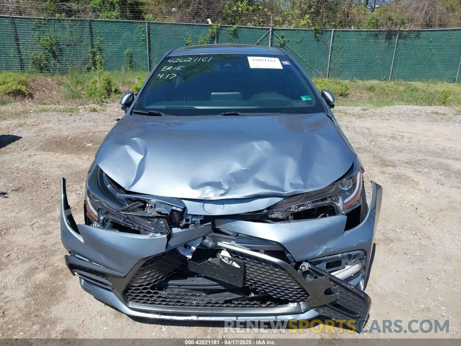 11 Photograph of a damaged car 5YFT4MCE1NP135209 TOYOTA COROLLA 2022