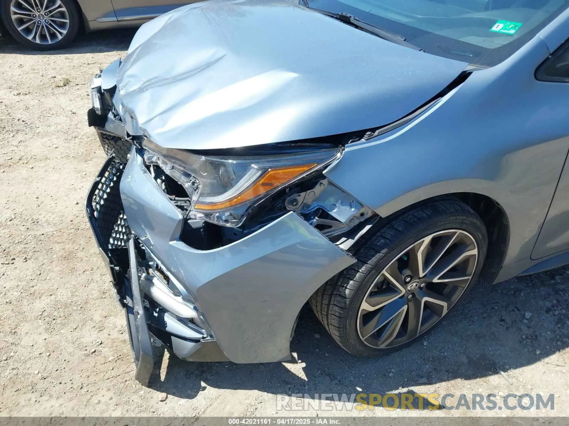 17 Photograph of a damaged car 5YFT4MCE1NP135209 TOYOTA COROLLA 2022
