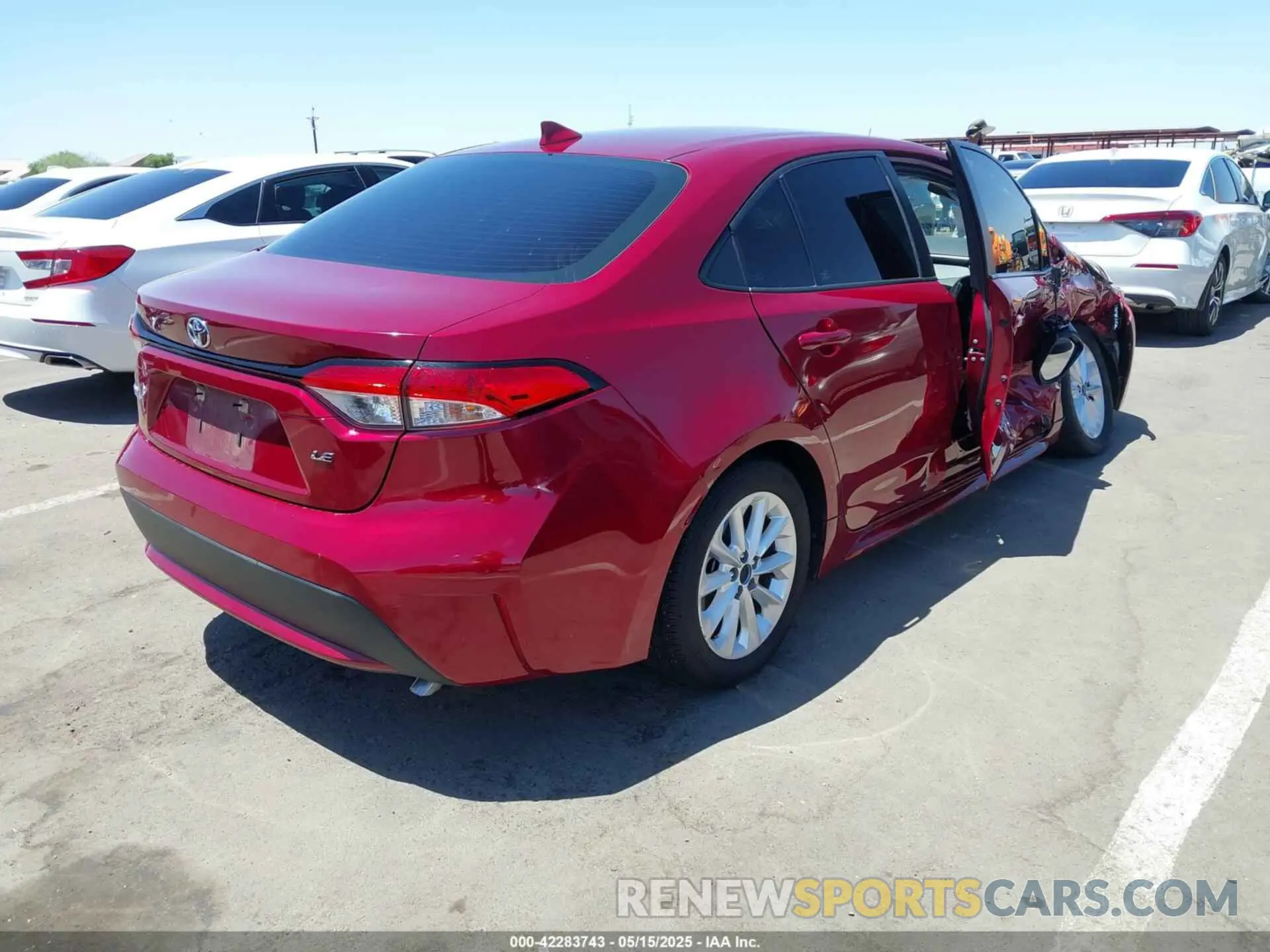 4 Photograph of a damaged car 5YFVPMAE4NP363708 TOYOTA COROLLA 2022