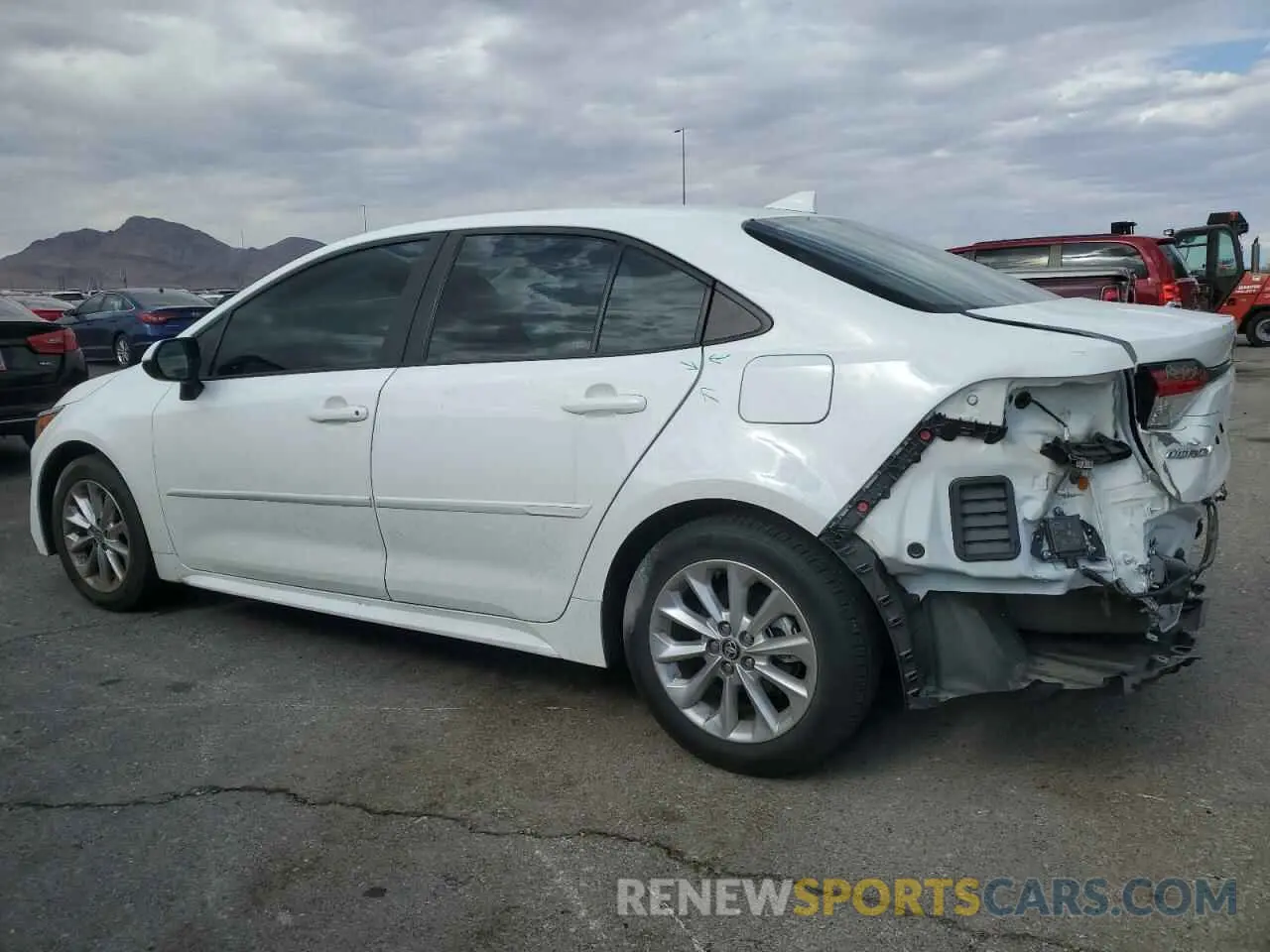 2 Photograph of a damaged car 5YFVPMAE5NP292938 TOYOTA COROLLA 2022