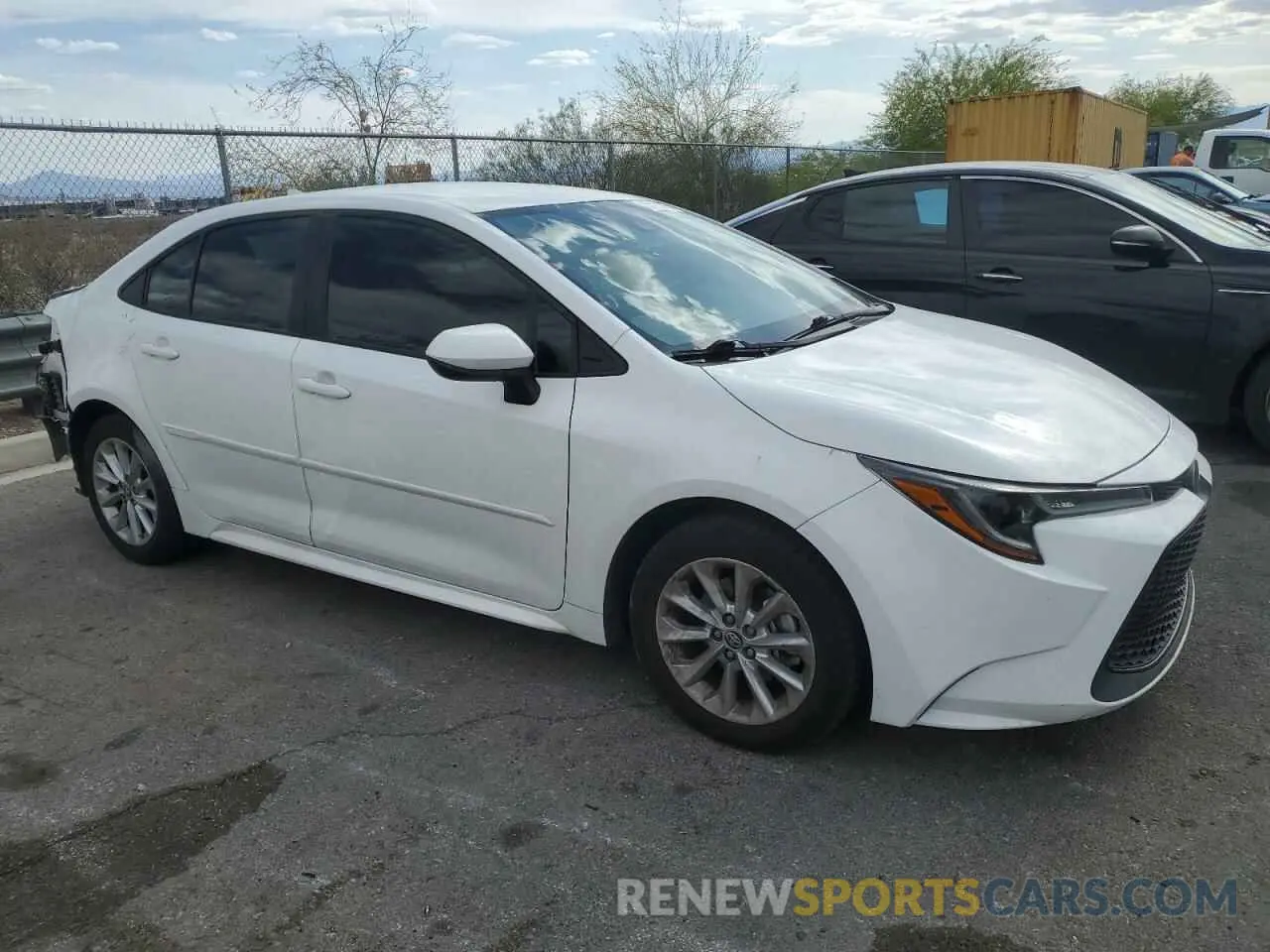 4 Photograph of a damaged car 5YFVPMAE5NP292938 TOYOTA COROLLA 2022