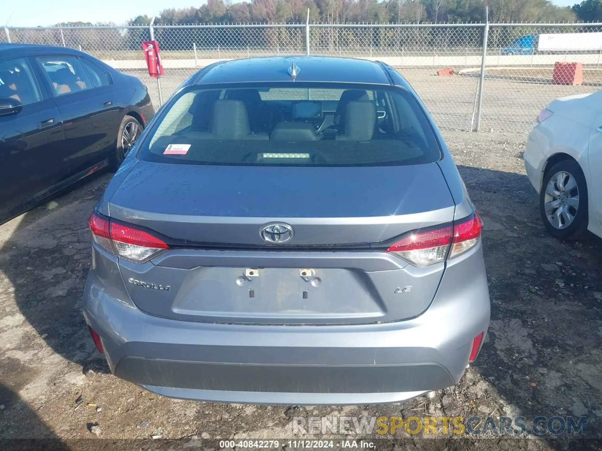 16 Photograph of a damaged car 5YFVPMAE5NP389573 TOYOTA COROLLA 2022