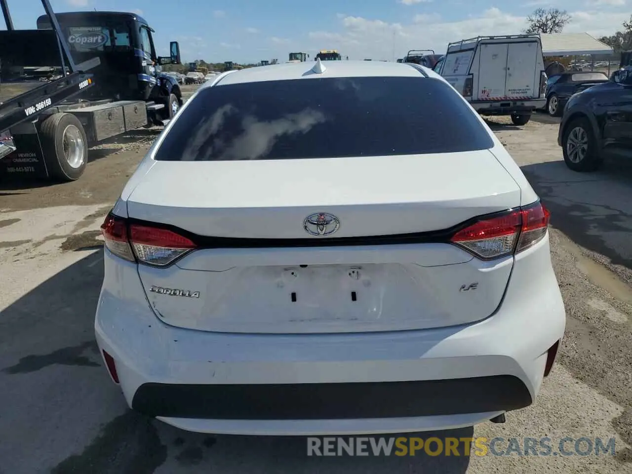 6 Photograph of a damaged car 5YFVPMAE6NP309858 TOYOTA COROLLA 2022
