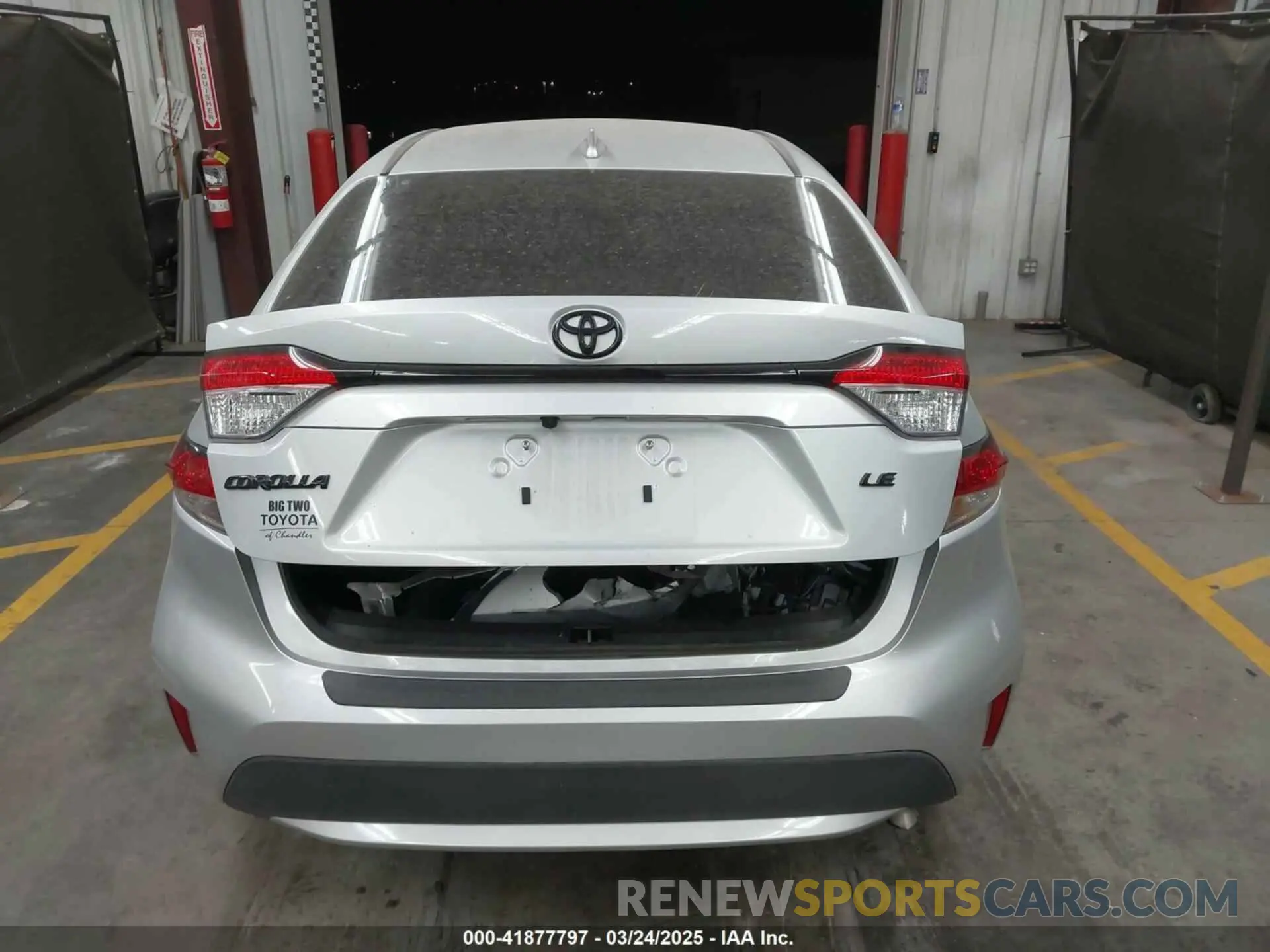 16 Photograph of a damaged car 5YFVPMAEXNP301360 TOYOTA COROLLA 2022