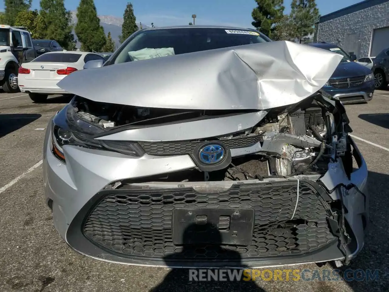 5 Photograph of a damaged car JTDEAMDE0NJ056571 TOYOTA COROLLA 2022