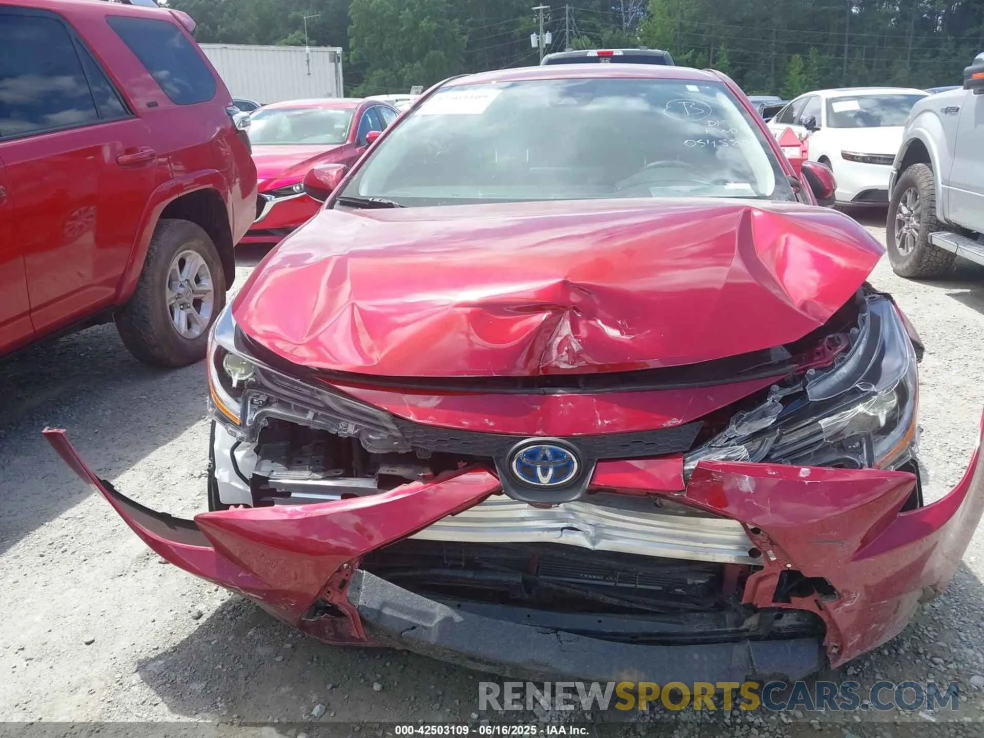 12 Photograph of a damaged car JTDEAMDE1NJ054585 TOYOTA COROLLA 2022