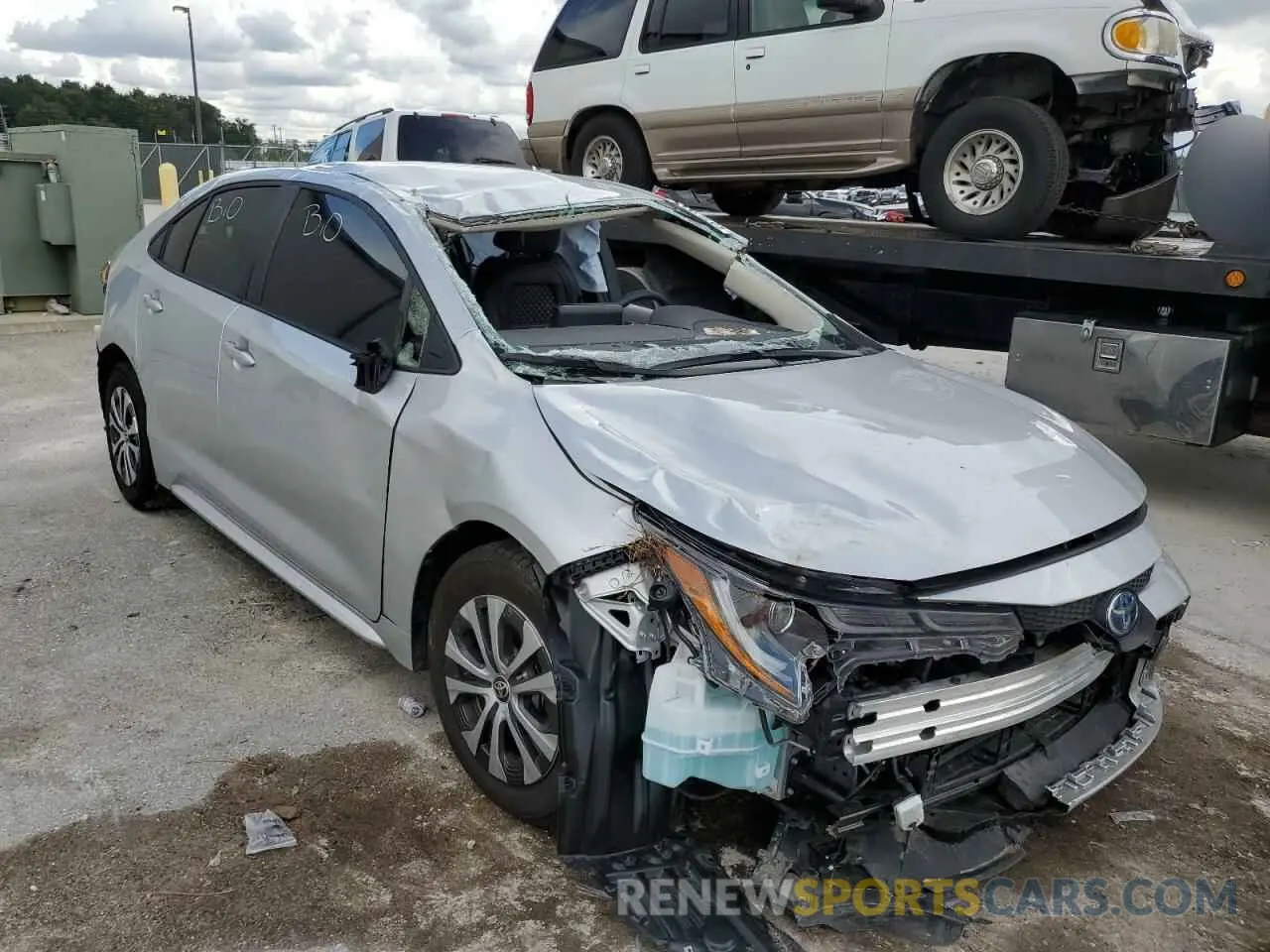 1 Photograph of a damaged car JTDEAMDE1NJ057065 TOYOTA COROLLA 2022