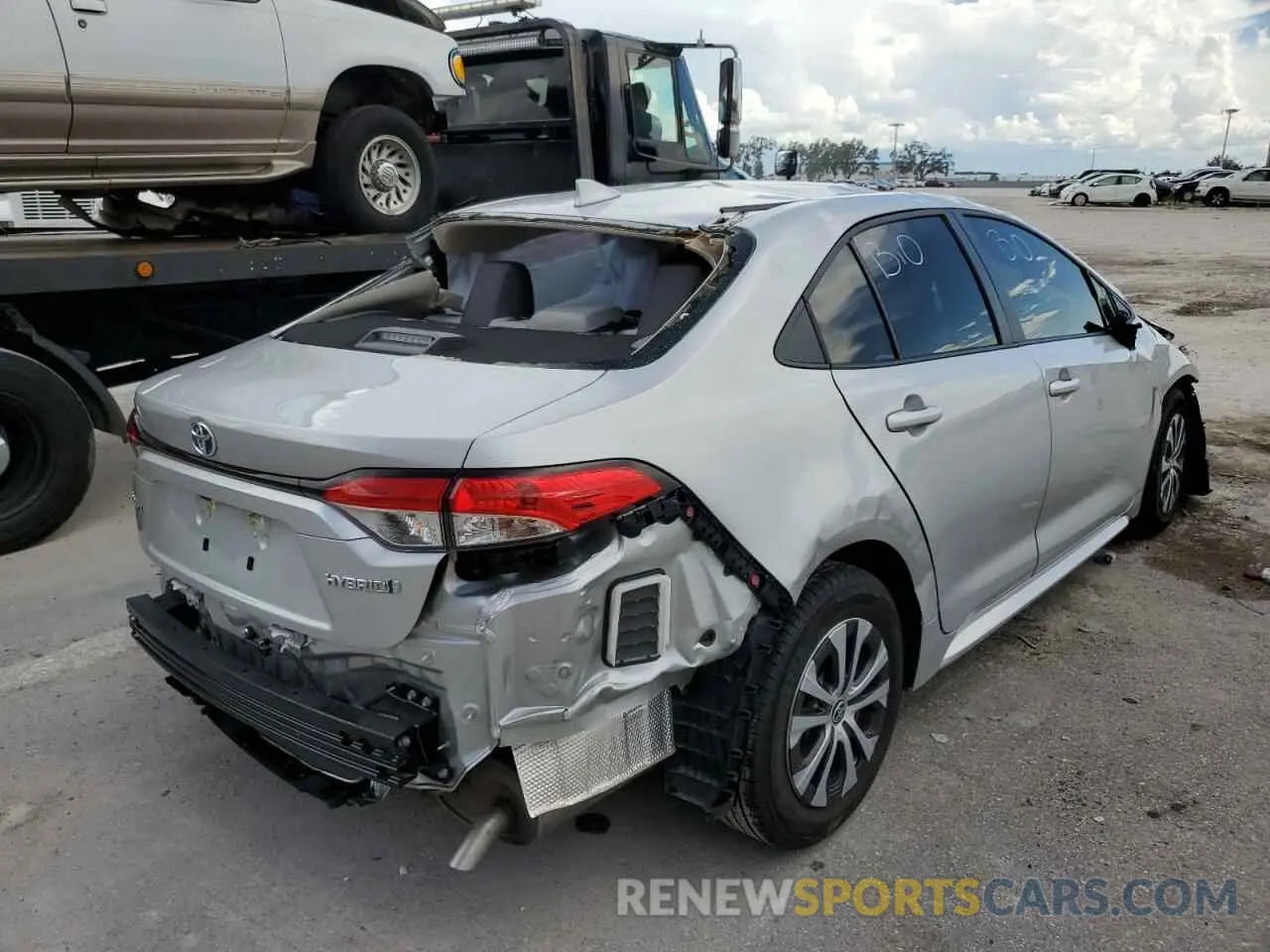 4 Photograph of a damaged car JTDEAMDE1NJ057065 TOYOTA COROLLA 2022