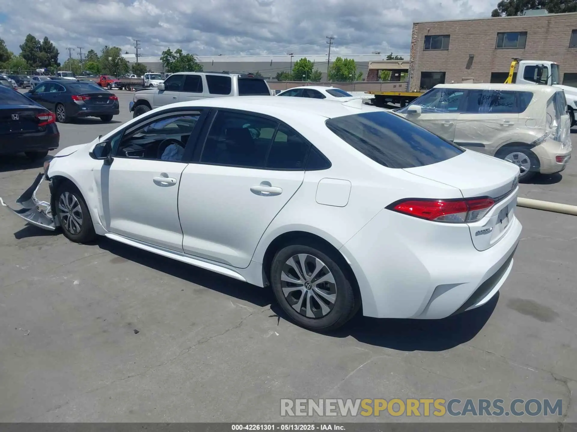3 Фотография поврежденного автомобиля JTDEAMDE3N3003853 TOYOTA COROLLA 2022