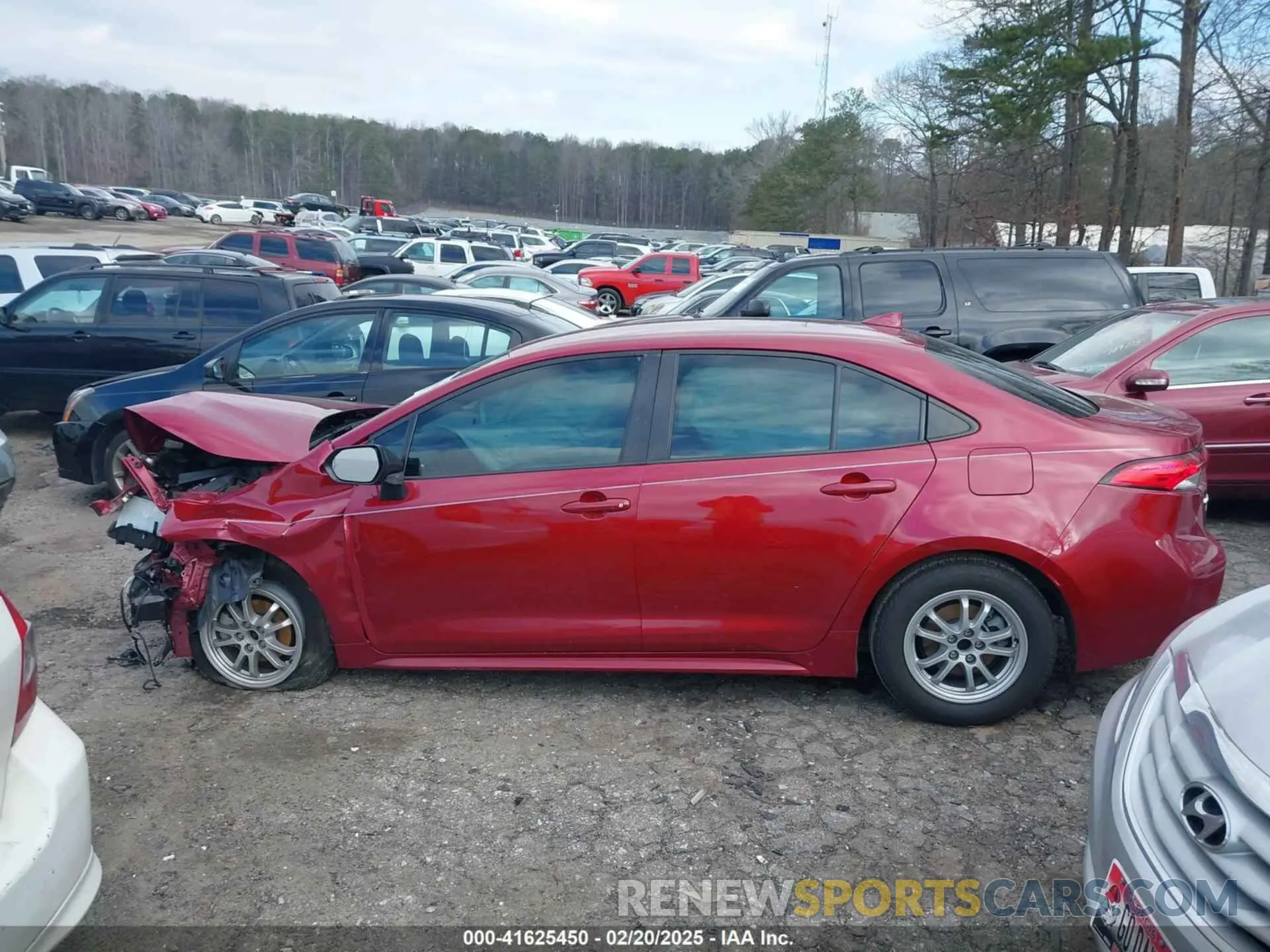 13 Photograph of a damaged car JTDEAMDE3NJ055141 TOYOTA COROLLA 2022