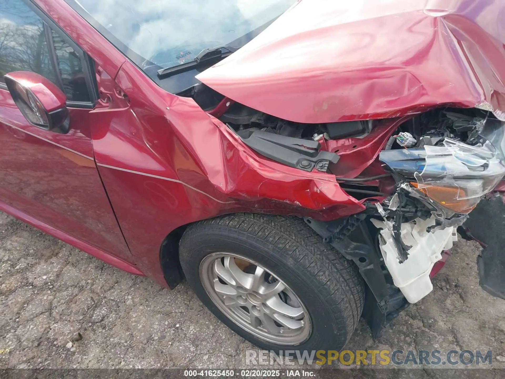 16 Photograph of a damaged car JTDEAMDE3NJ055141 TOYOTA COROLLA 2022