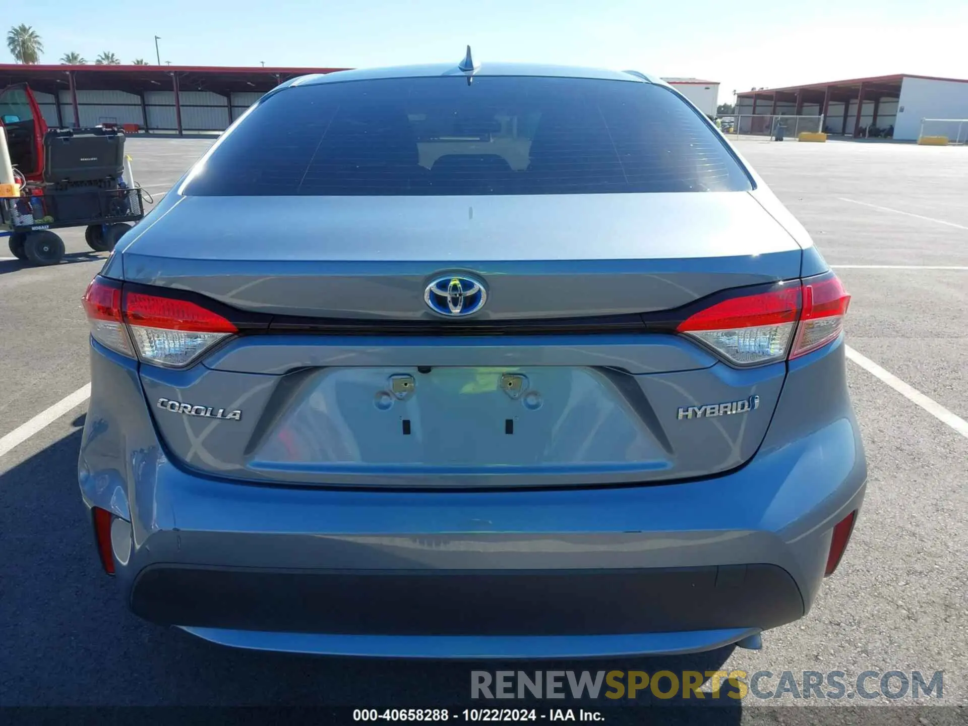 17 Photograph of a damaged car JTDEAMDE7NJ055093 TOYOTA COROLLA 2022