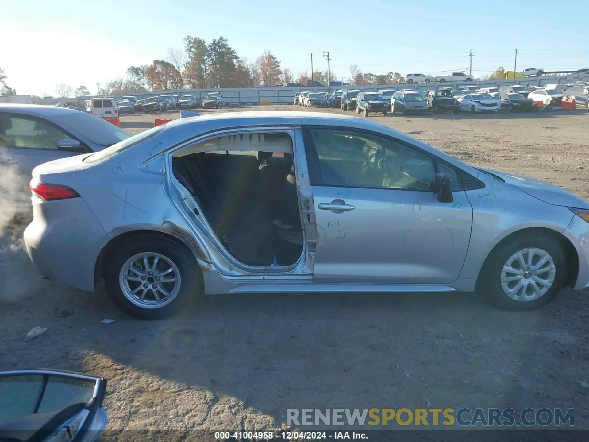 14 Photograph of a damaged car JTDEAMDE7NJ055305 TOYOTA COROLLA 2022