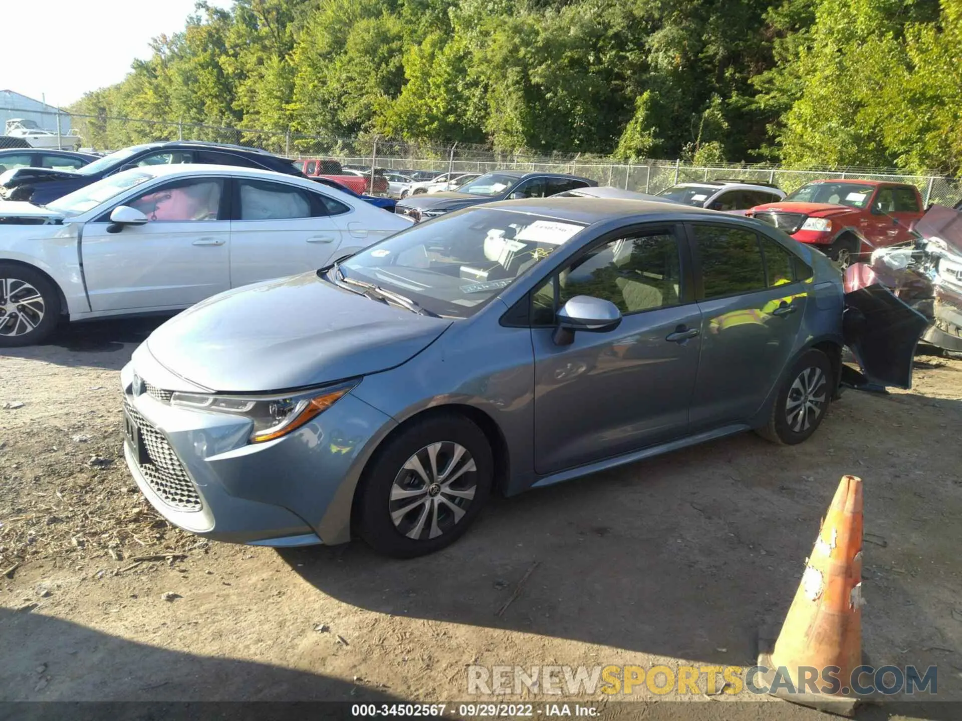 2 Фотография поврежденного автомобиля JTDEAMDE8NJ054891 TOYOTA COROLLA 2022