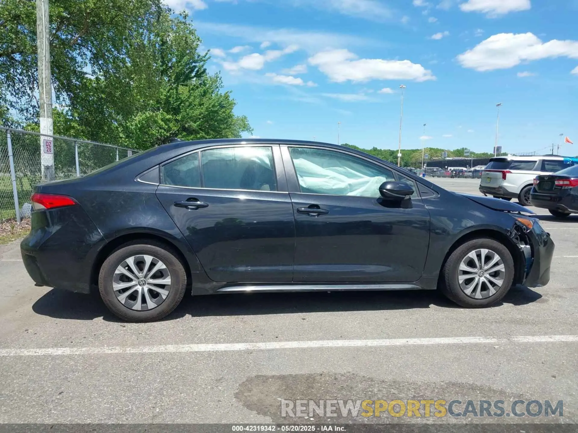 12 Photograph of a damaged car JTDEAMDE8NJ055538 TOYOTA COROLLA 2022