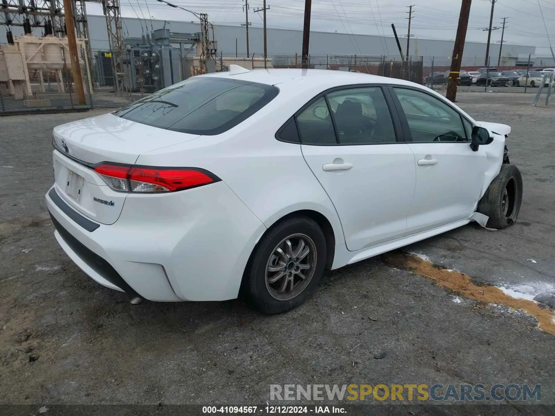 4 Photograph of a damaged car JTDEAMDE9NJ042300 TOYOTA COROLLA 2022