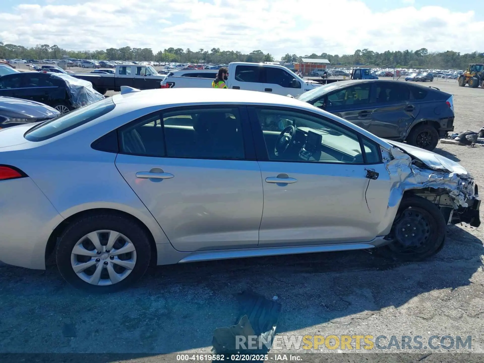 13 Фотография поврежденного автомобиля JTDEPMAE0N3021049 TOYOTA COROLLA 2022