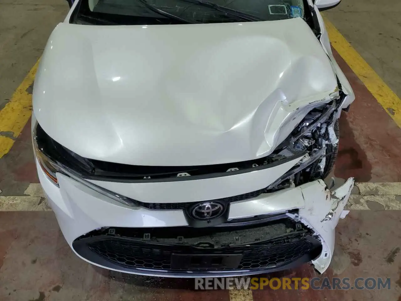 11 Photograph of a damaged car JTDEPMAE0N3027272 TOYOTA COROLLA 2022
