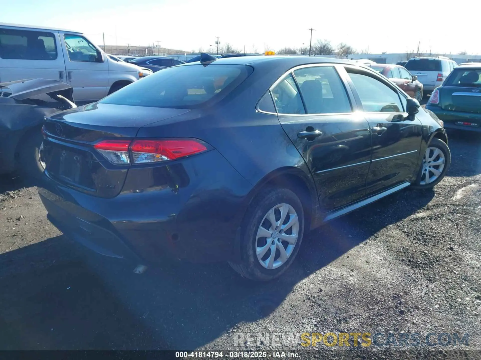 4 Photograph of a damaged car JTDEPMAE0NJ191312 TOYOTA COROLLA 2022