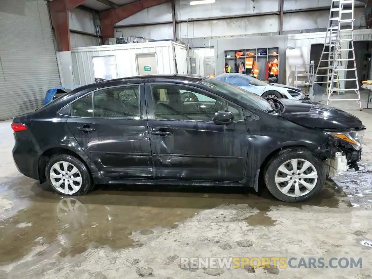 4 Photograph of a damaged car JTDEPMAE1NJ226133 TOYOTA COROLLA 2022