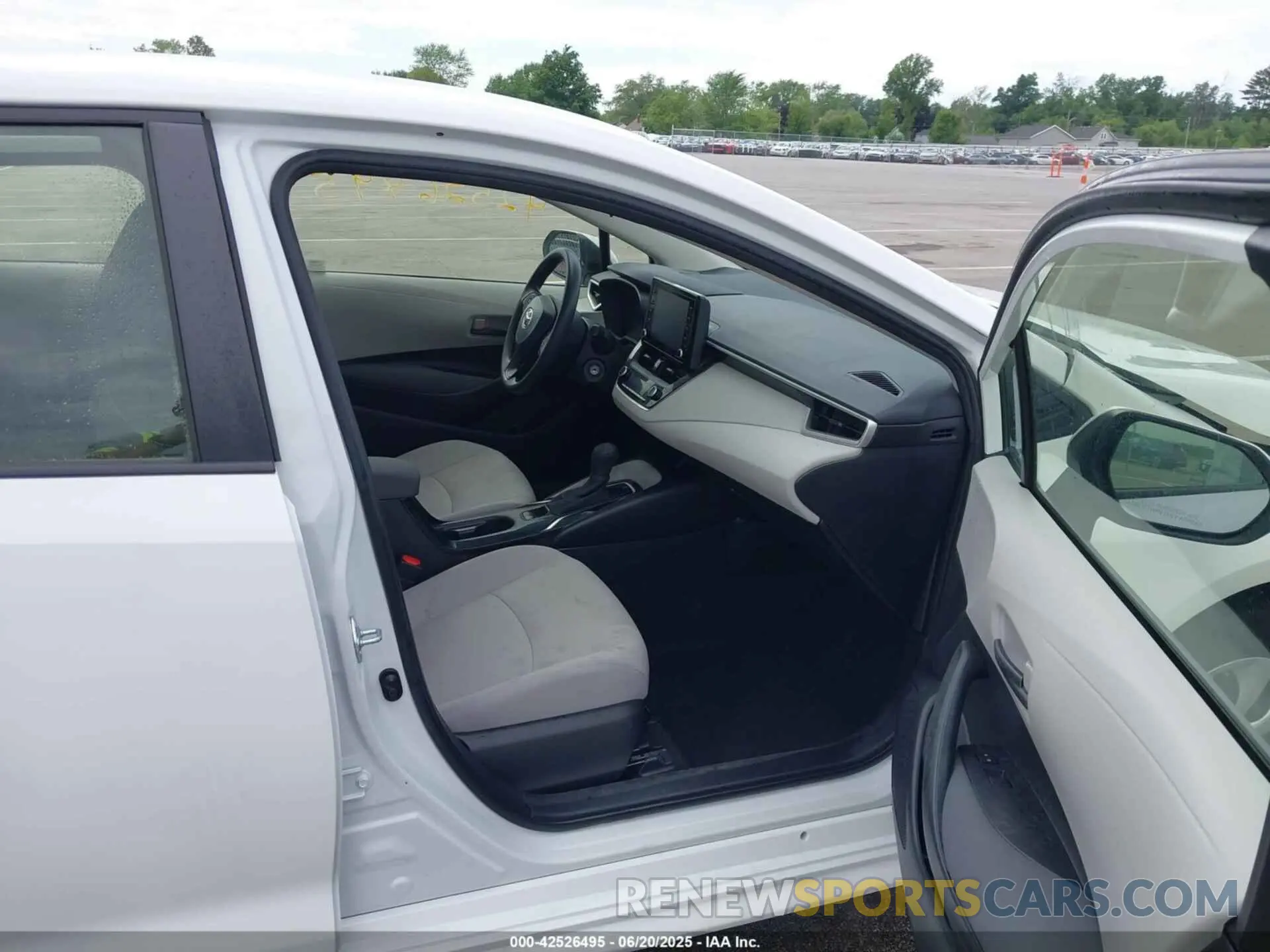 5 Photograph of a damaged car JTDEPMAE2NJ205601 TOYOTA COROLLA 2022