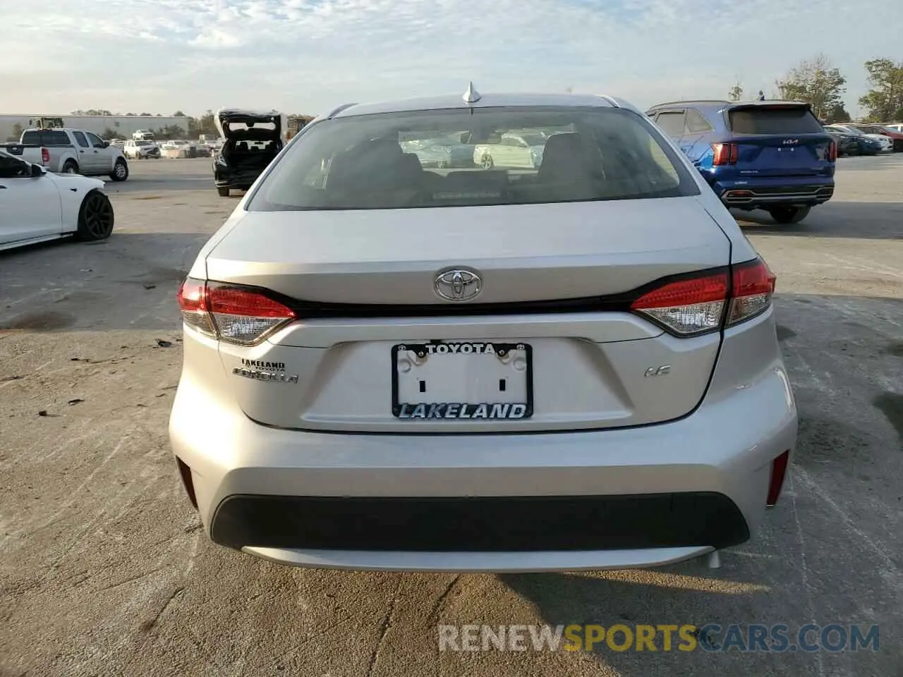 6 Photograph of a damaged car JTDEPMAE3NJ225386 TOYOTA COROLLA 2022
