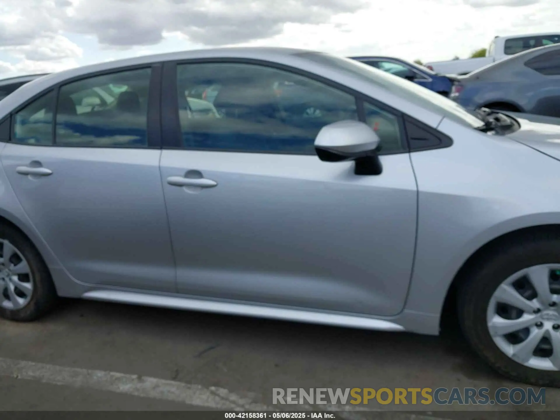13 Photograph of a damaged car JTDEPMAE5N3018731 TOYOTA COROLLA 2022