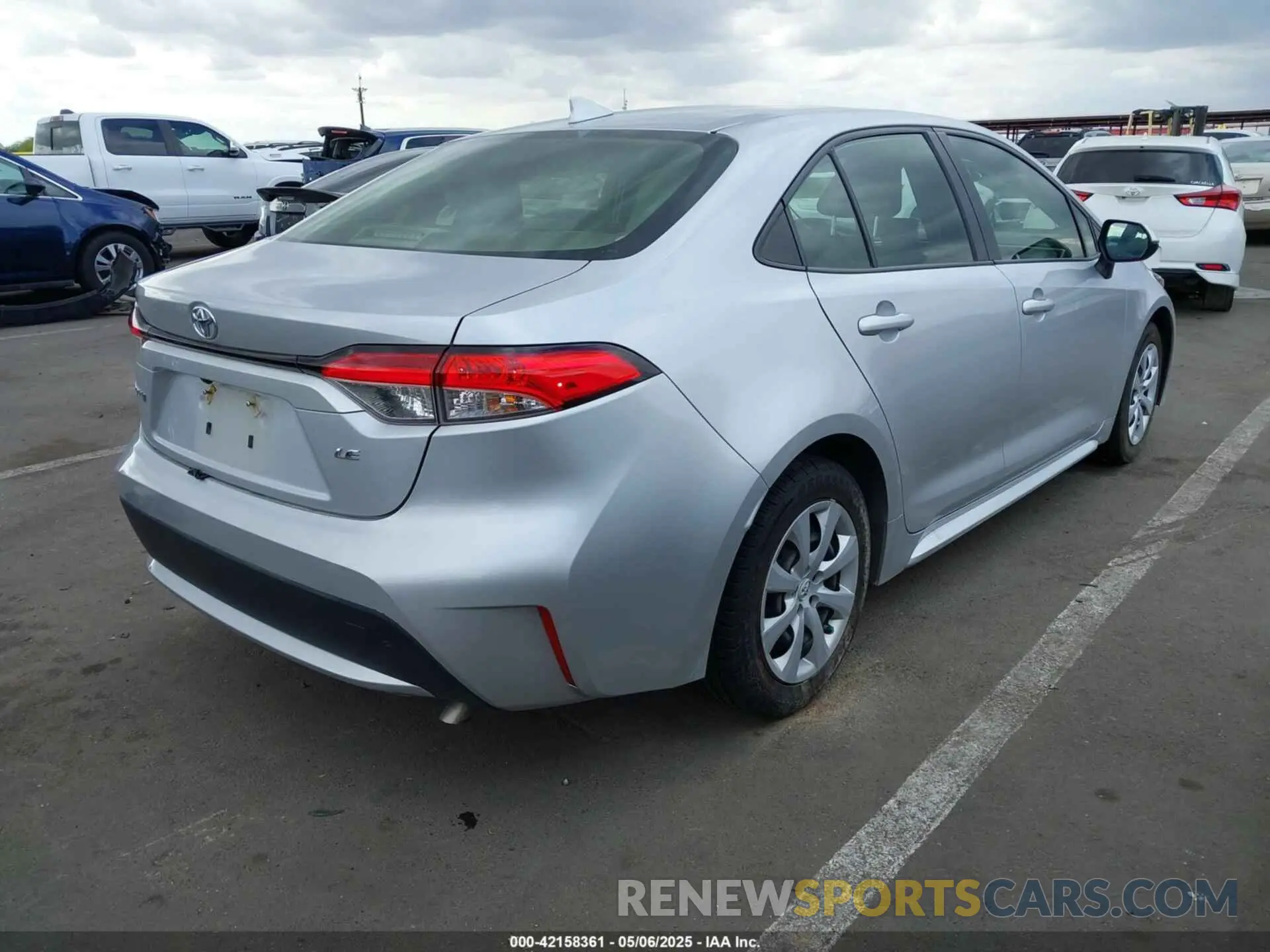4 Photograph of a damaged car JTDEPMAE5N3018731 TOYOTA COROLLA 2022