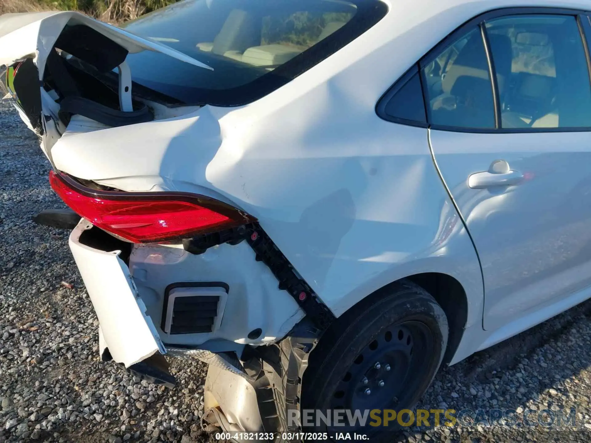 19 Photograph of a damaged car JTDEPMAE9N3002659 TOYOTA COROLLA 2022