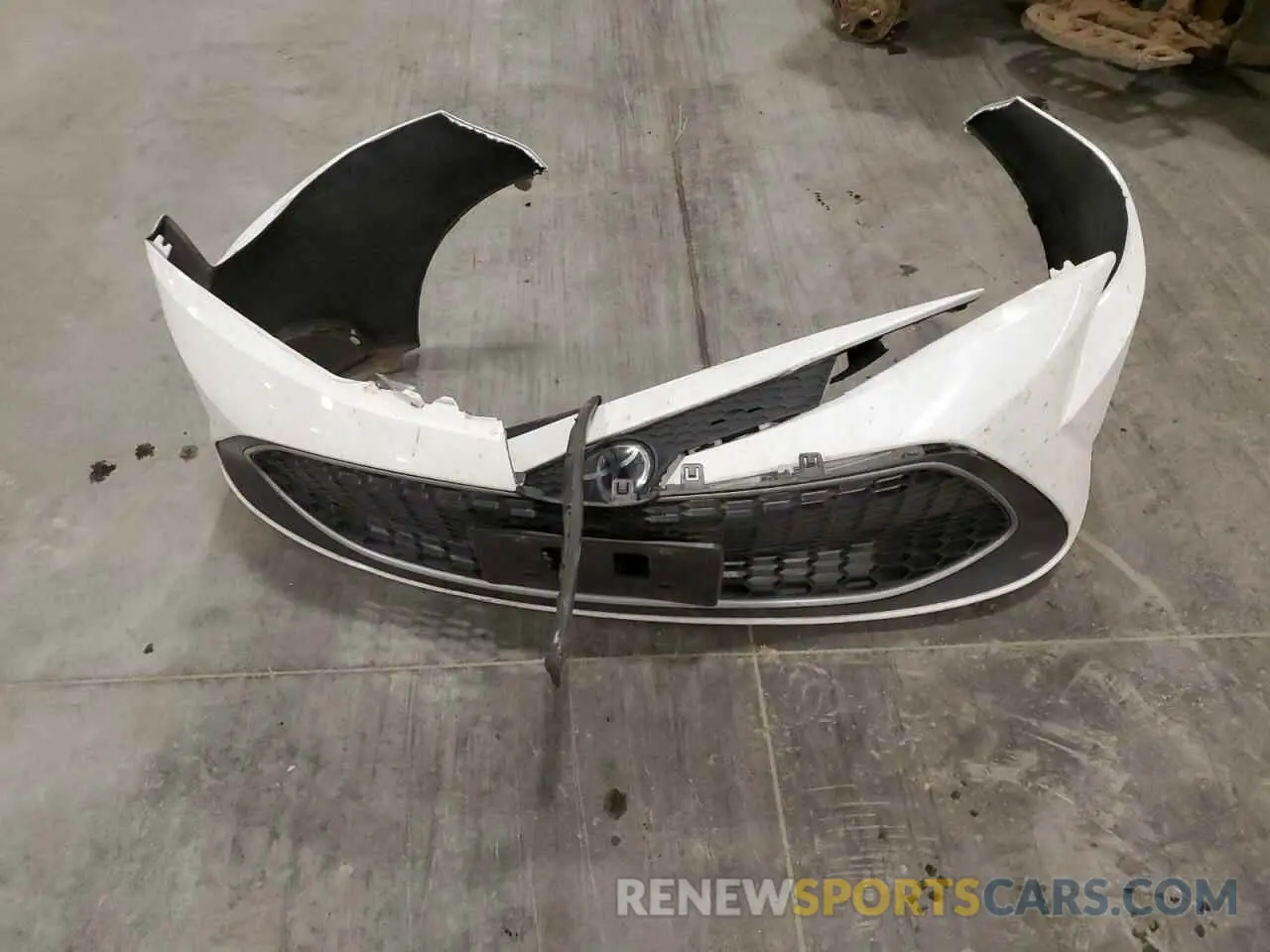 12 Photograph of a damaged car JTDFPMAE1N3017662 TOYOTA COROLLA 2022